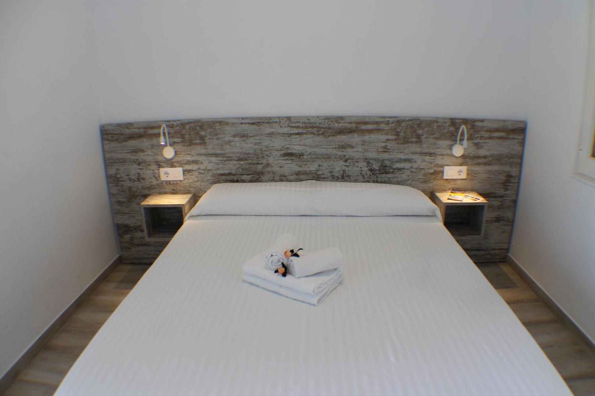 Agi Gloria Rooms 로지즈 외부 사진